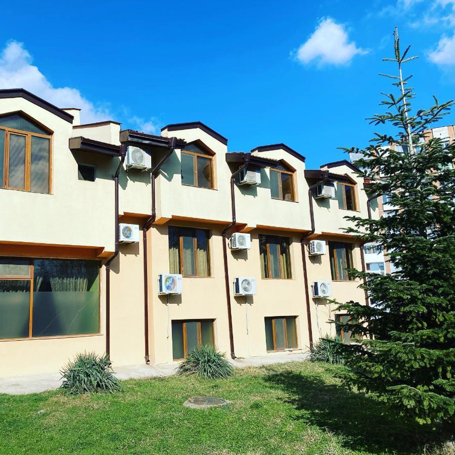Interrum Hotel Razgrad ภายนอก รูปภาพ