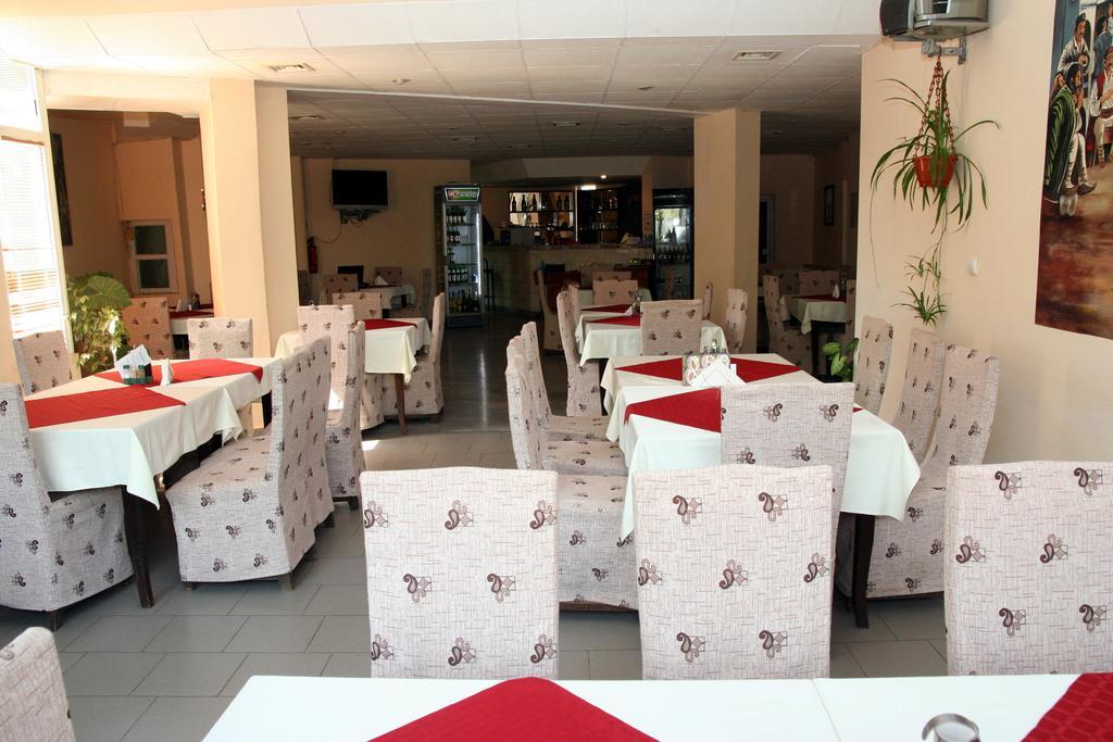 Interrum Hotel Razgrad ภายนอก รูปภาพ