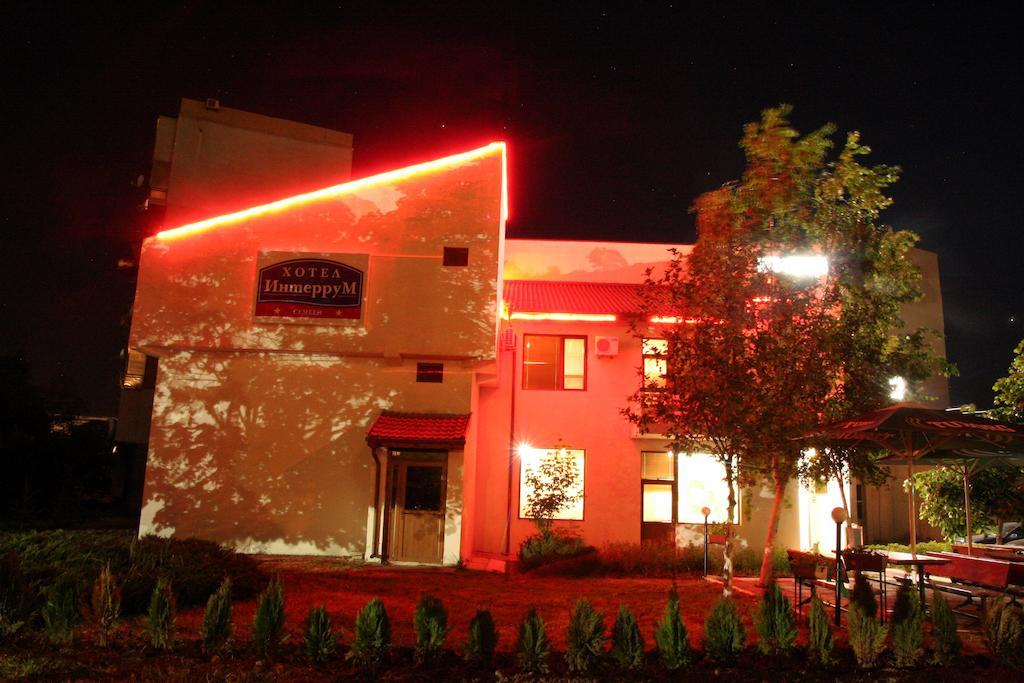 Interrum Hotel Razgrad ภายนอก รูปภาพ