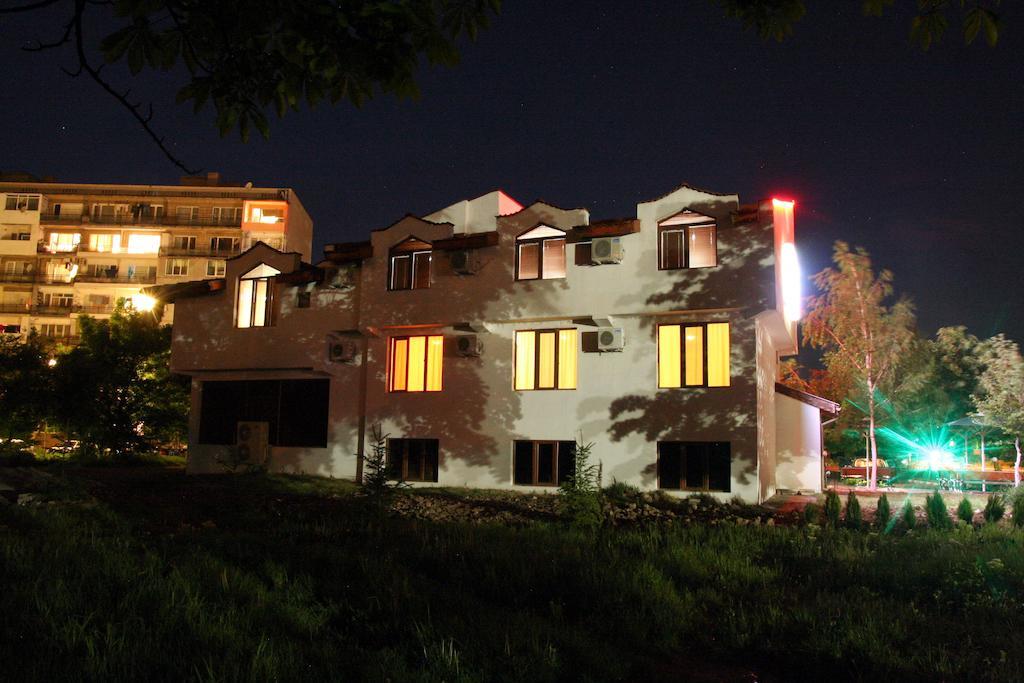 Interrum Hotel Razgrad ภายนอก รูปภาพ