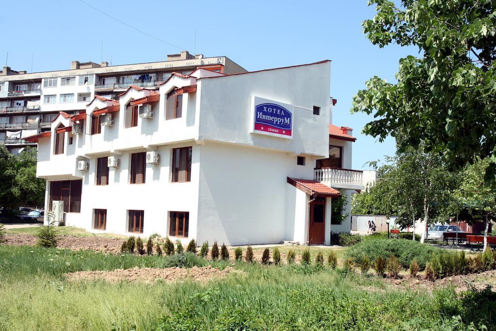 Interrum Hotel Razgrad ภายนอก รูปภาพ