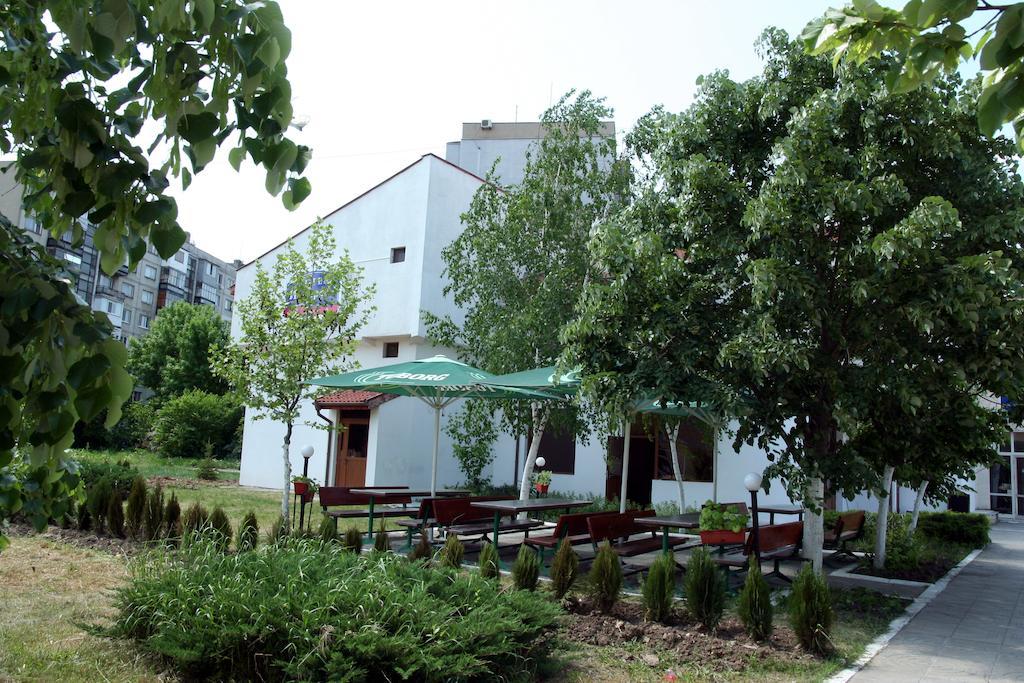 Interrum Hotel Razgrad ภายนอก รูปภาพ