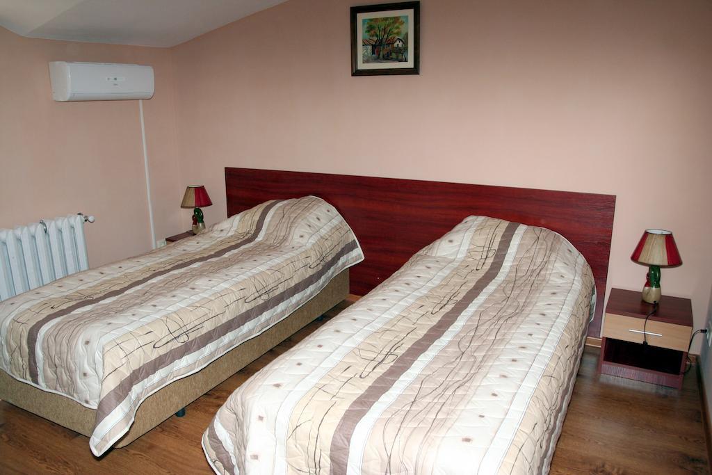 Interrum Hotel Razgrad ภายนอก รูปภาพ